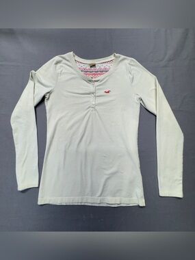 Hollister Cream Henley with Pink and Gray Seagull Print G20 SZ Large